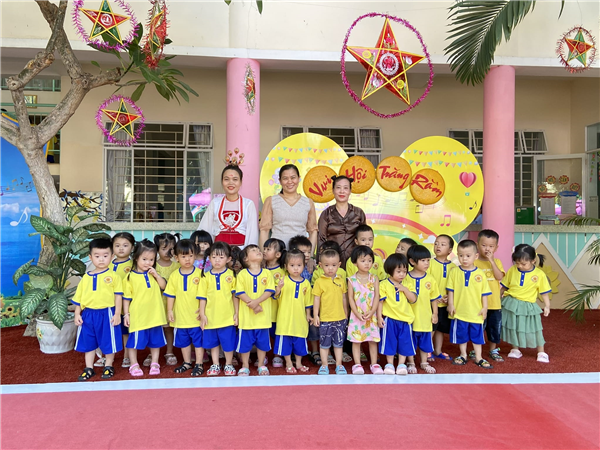 BE VUI HOI TRANG RAM 2022-2023
