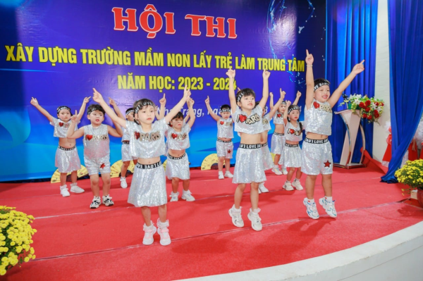 Văn nghệ chào mừng Hội thi "XÂY DỰNG TRƯỜNG MN LẤY TRẺ LÀM TRUNG TÂM" thành phố Nha Trang, năm học 2023-2024