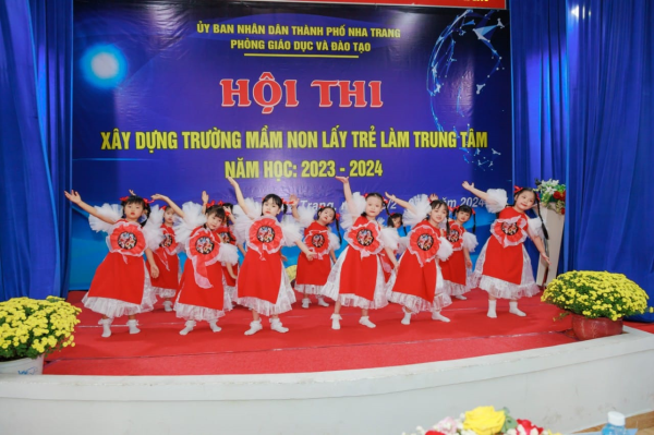 Văn nghệ chào mừng Hội thi "XÂY DỰNG TRƯỜNG MN LẤY TRẺ LÀM TRUNG TÂM" thành phố Nha Trang, năm học 2023-2024