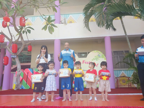 Chương trình "English Festival" 