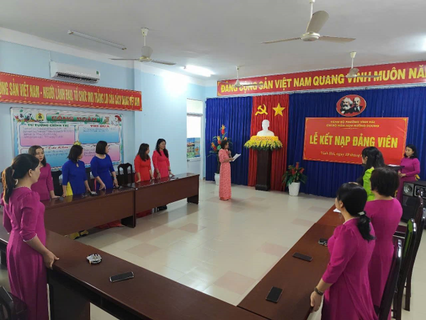 LỄ KẾT NẠP ĐẢNG VIÊN MỚI