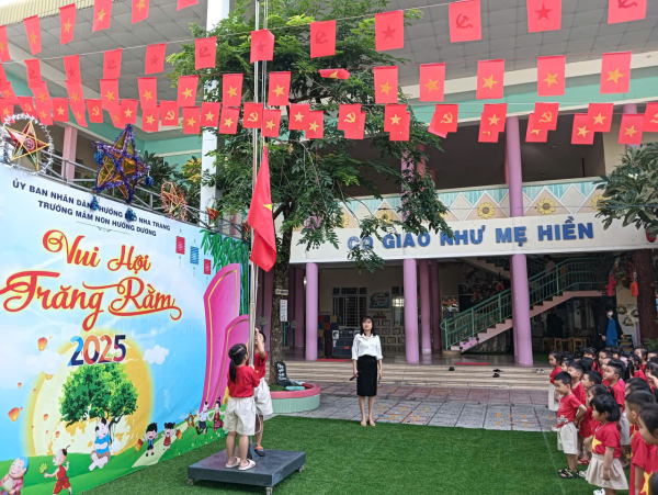 CHÀO CỜ THÁNG 10