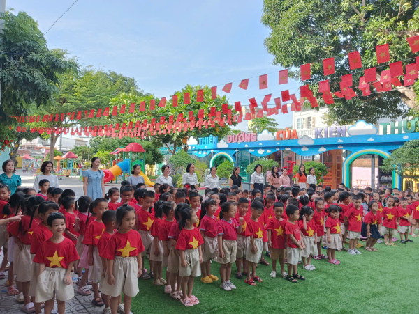 CHÀO CỜ THÁNG 10