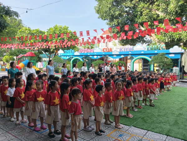 CHÀO CỜ THÁNG 10