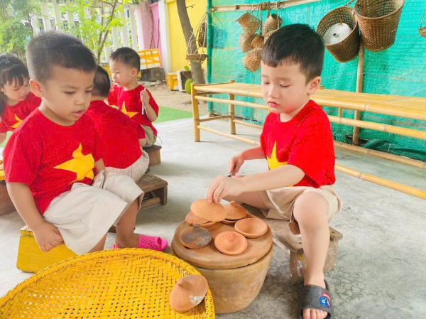 TỔ CHỨC HOẠT ĐỘNG TRẢI NGHIỆM SÁNG TẠO THEO HƯỚNG PHÁT TRIỂN NĂNG LỰC CHO TRẺ